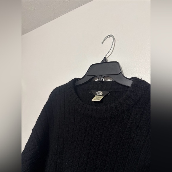 The North Face Men's Classic Black Crewneck 100% Wool Sweater - Picture 7 of 7